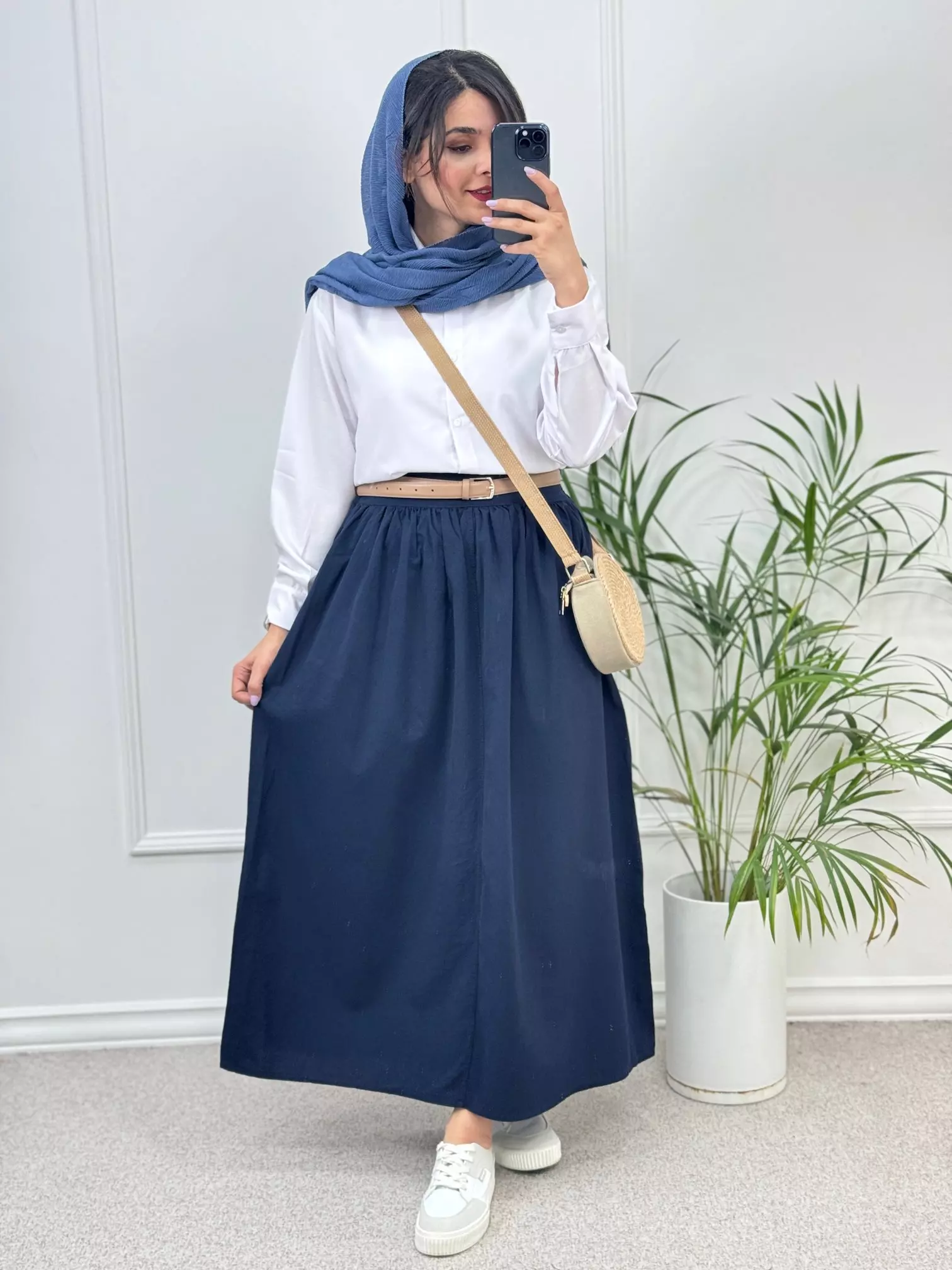 شومیز سفید Basic ( دارای ایراد جزئی )